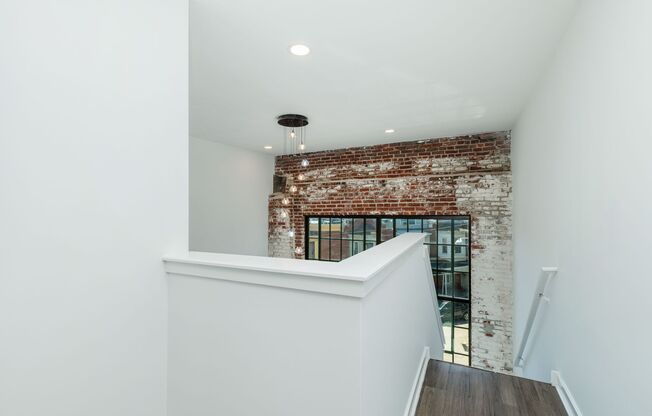 2 beds, 2 baths, 824 sqft, $1,745, Unit 19