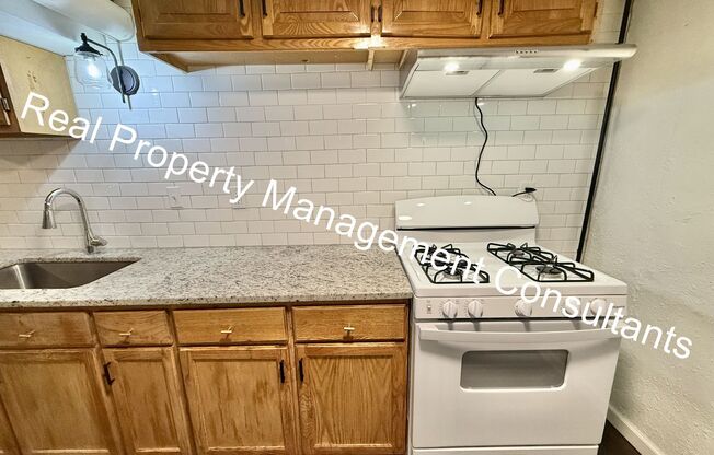 Cozy 2-Bedroom Lower-Level Home – All Utilities Included!