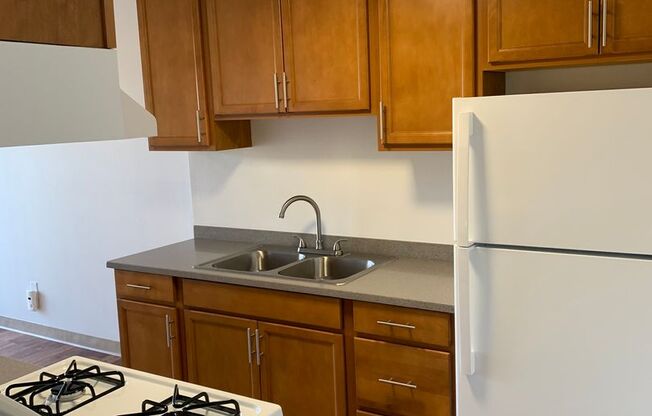 2 beds, 2 baths, 964 sqft, $2,150, Unit C 10