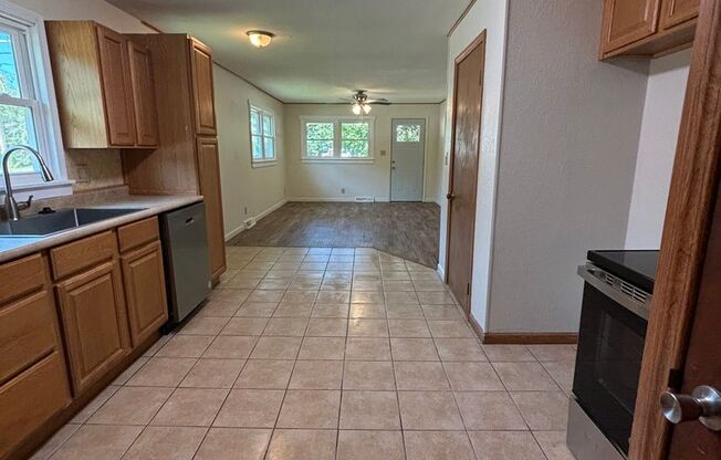 3 beds, 1 bath, $1,385