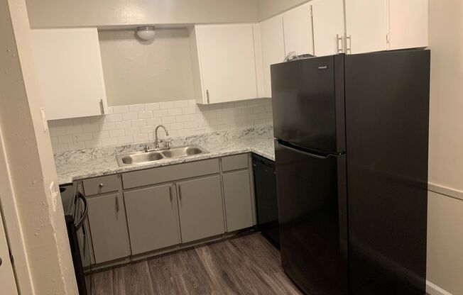 1 bed, 1 bath, 646 sqft, $885, Unit 219