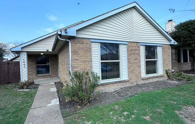 Beautiful 3 Bedroom 2 Bathroom in Mesquite!