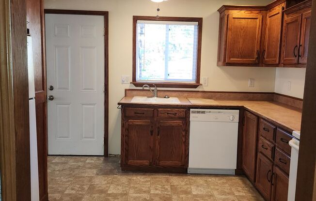 4 Bedroom 1 Bath House