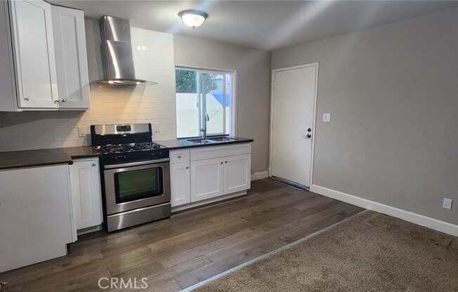 1 bed, 1 bath, 600 sqft, $2,000