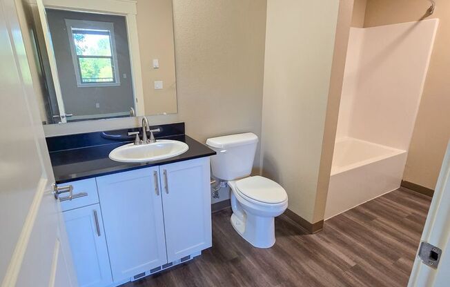 Studio, 1 bath, 596 sqft, $1,350, Unit 207