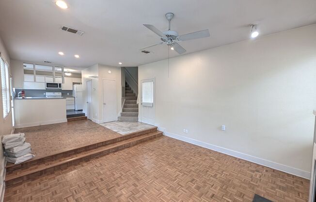 Charming Travis Heights close to everything!