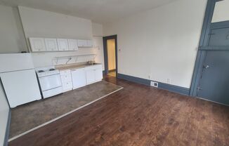 2 beds, 1 bath, 900 sqft, $1,300, Unit #1