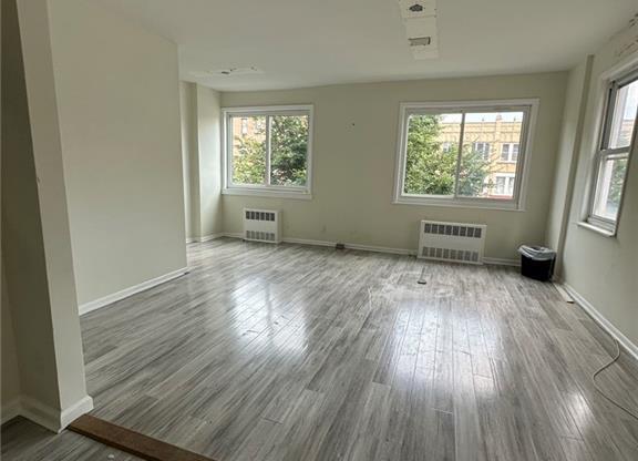 Studio, 2,160 sqft, $4,000