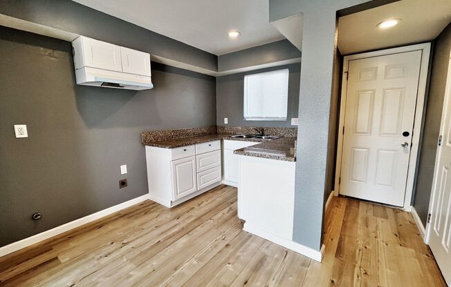 2 beds, 1 bath, 750 sqft, $995, Unit D