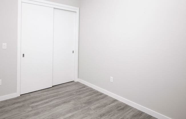 EllaMarie_Photo_ Bedroom Closet