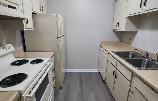 1 bed, 1 bath, 660 sqft, $675, Unit 111 Barton Street #55