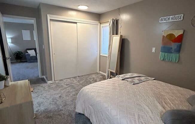 2 beds, 1.5 baths, 680 sqft, $949, Unit 8534