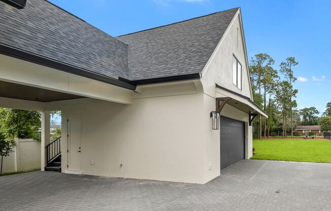 New Construction Lakeside studio