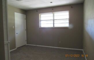 3 beds, 2 baths, $1,095