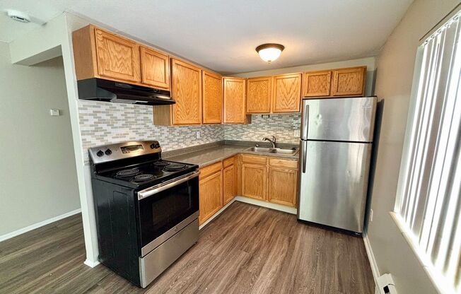 Jefferson Park Apartments – Studio, 1 & 2 Bedroom Homes in Denver’s Jefferson Park Neighborhood & Designated Parking!!