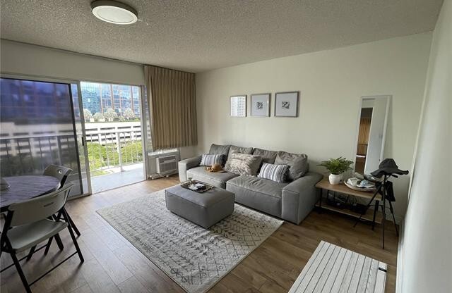 731 Amana Street, #1604