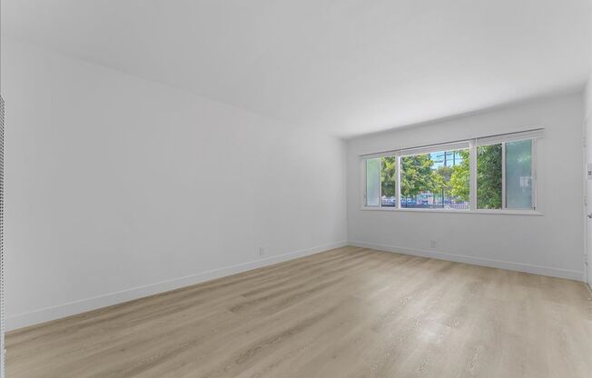 6060 Cadillac Ave.