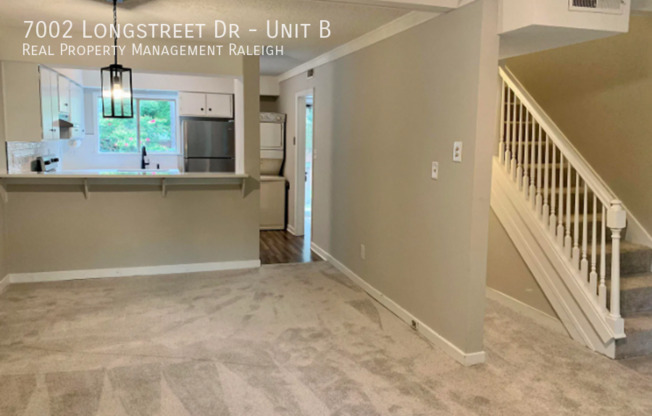 7002 LONGSTREET DR