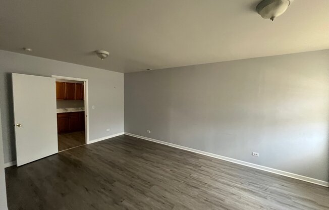 7946 OGDEN AVE