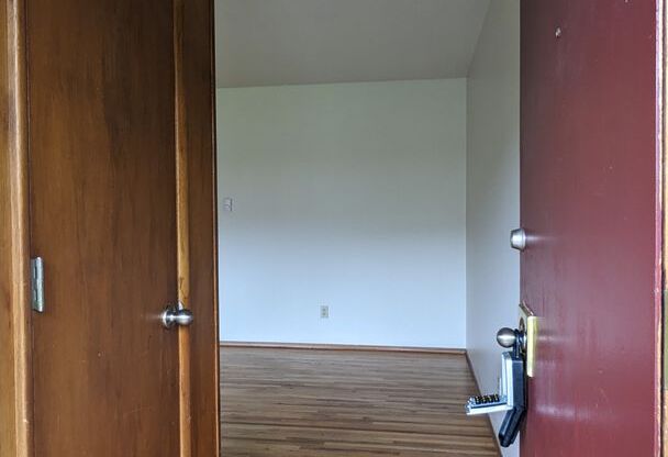 2 beds, 1 bath, 960 sqft, $1,445, Unit Tennessee-7433