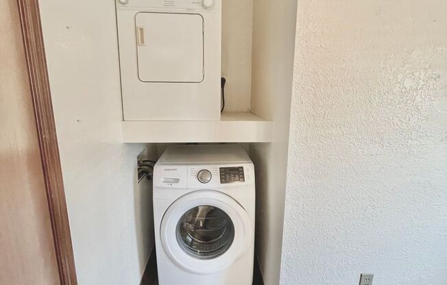 2 beds, 1 bath, 850 sqft, $825, Unit 11B