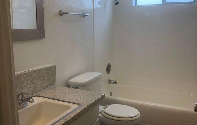 1 bed, 1 bath, $1,800, Unit 11