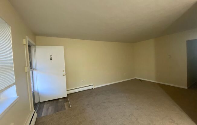 1 bed, 1 bath, 601 sqft, $1,050, Unit D02