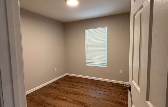 510_Three Southsiders_706 -714 S Burleson