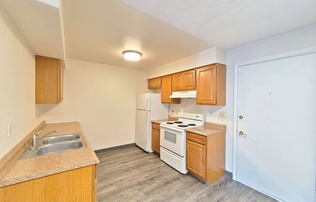 1 bed, 1 bath, 595 sqft, $995, Unit 101