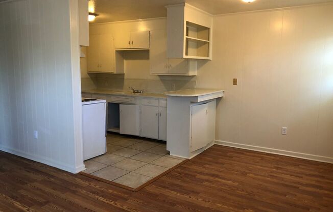 1 bed, 1 bath, 675 sqft, $600, Unit 1215-5