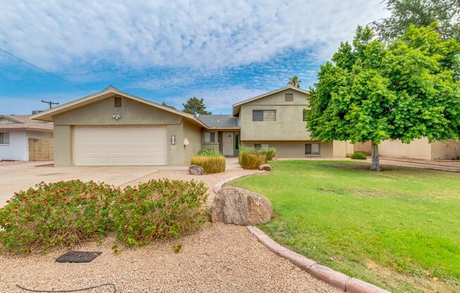 5 BEDROOM TEMPE HOME WITH GREAT BACKYARD AND SPARKLING POOL!