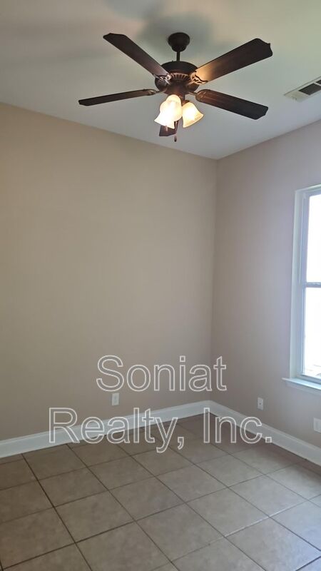 8922 STROELITZ ST