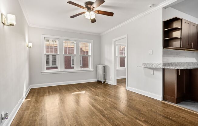 2 beds, 1 bath, 569 sqft, $2,250, Unit 6112-2E