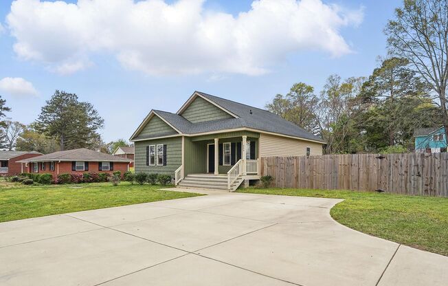 AVAILABLE NOW!  LIKE NEW! Cute One-Story Ranch home.  Come see it today!