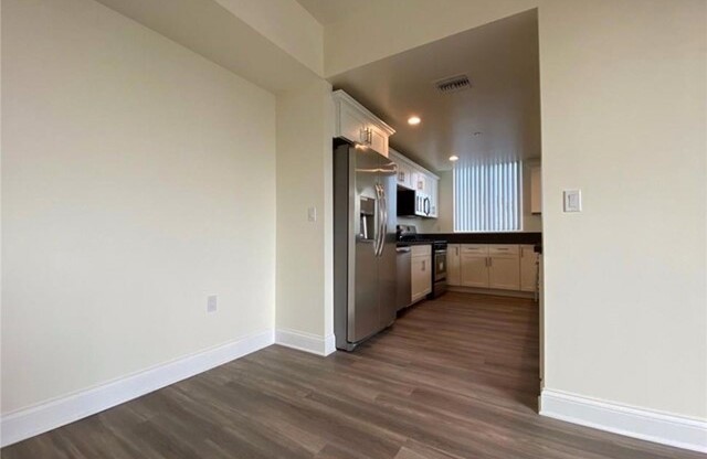 3 beds, 2.8 baths, 1,620 sqft, $3,695, Unit 301