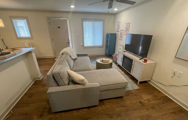 1 bed, 1 bath, $1,375, Unit Unit 202