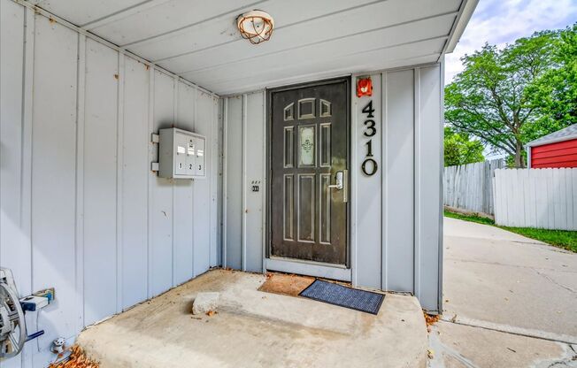 4310 Mohawk Dr