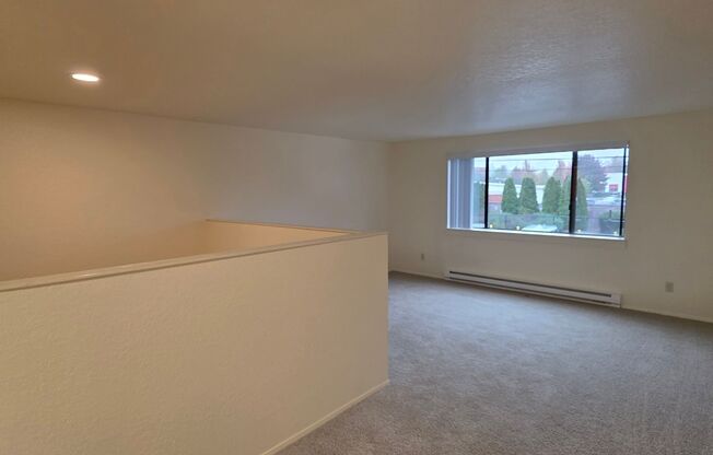 Studio, 1 bath, 450 sqft, $1,225, Unit 201