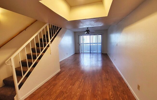 TEMPE TOWNHOME AVAILABLE IN GATED COMMUNITY!!!!!