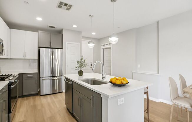 1 bed, 1 bath, 739 sqft, $1,625, Unit 129