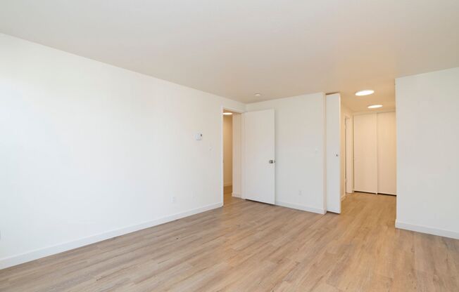 2 beds, 2 baths, 1,000 sqft, $2,695, Unit 2727 - 101