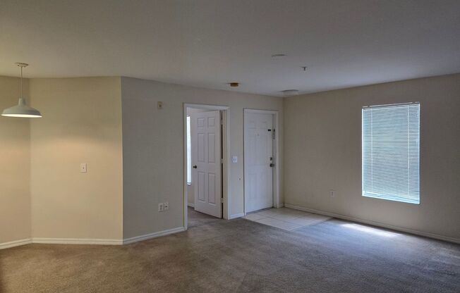 3/2 2nd Floor Condo AVAILABLE NOW!