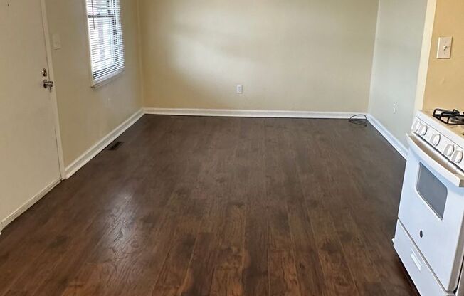 2 beds, 1 bath, 675 sqft, $850