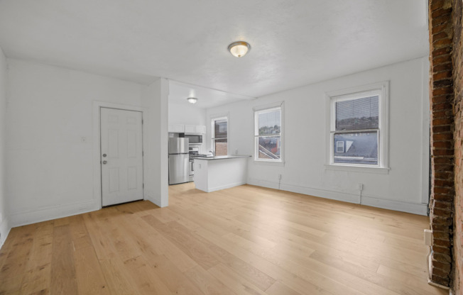 2204 E Carson Street