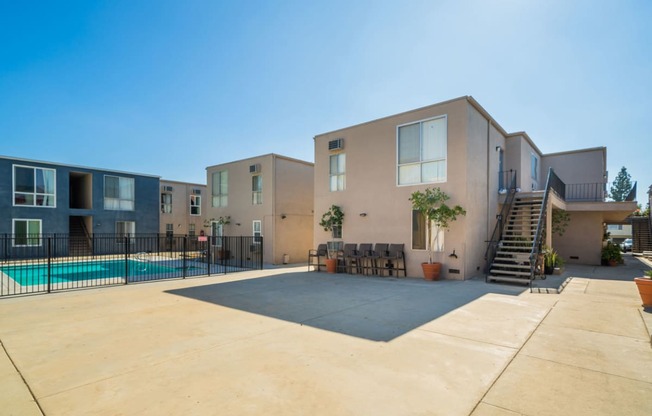 CHATEAU CHATSWORTH APARTMENTS