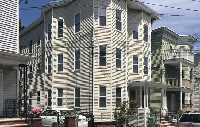93 Marion St