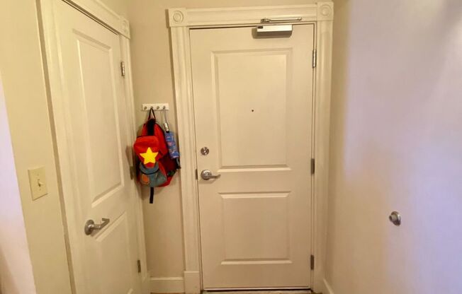 2 beds, 2 baths, 900 sqft, $1,850, Unit 402
