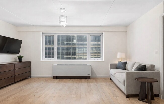 2 beds, 1 bath, 593 sqft, $3,600, Unit B4C