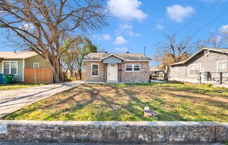 Cozy 3 Bed 2 Bath- Newly Renovated Home in Downtown San Antonio!