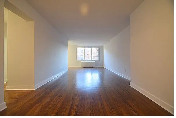 1540 PELHAM PKWY S